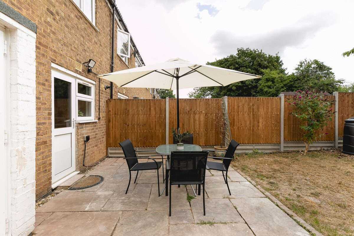 View 2 Bed Stevenage House w/Garden and Parking in SG2 9XL, Stevenage, Hertfordshire, England, United Kingdom 2 Bed Stevenage House w/Garden and Parking in SG2 9XL, Stevenage, Hertfordshire, England, United Kingdom - Property image 6 - VivreStays
