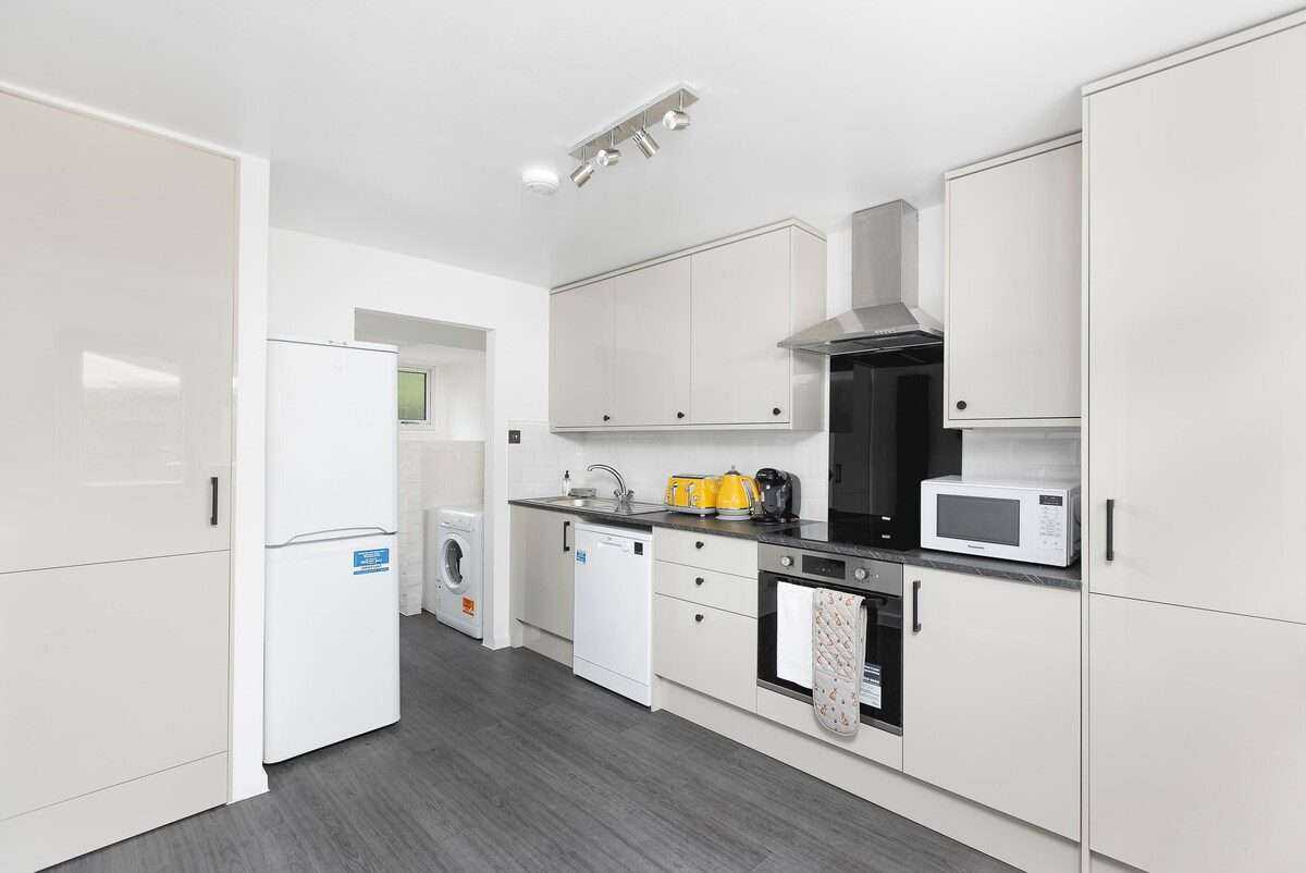 View 2 Bed Stevenage House w/Garden and Parking in SG2 9XL, Stevenage, Hertfordshire, England, United Kingdom 2 Bed Stevenage House w/Garden and Parking in SG2 9XL, Stevenage, Hertfordshire, England, United Kingdom - Property image 27 - VivreStays