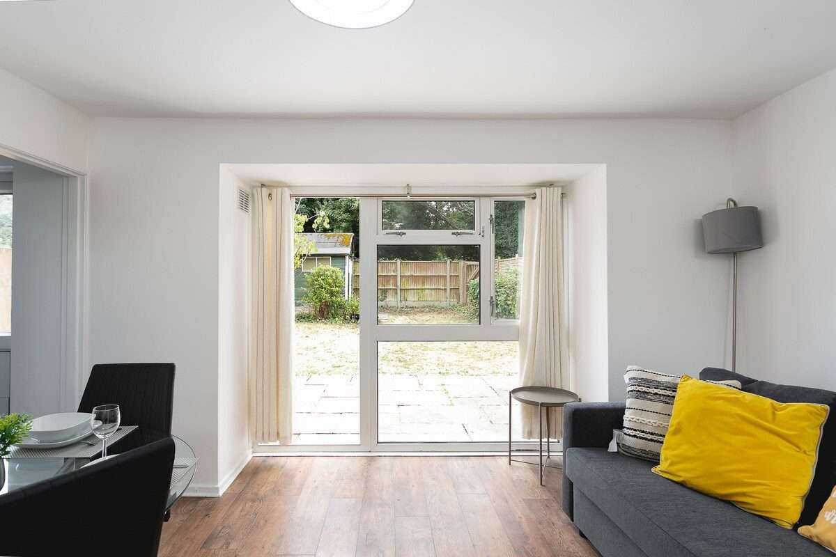 View 2 Bed Stevenage House w/Garden and Parking in SG2 9XL, Stevenage, Hertfordshire, England, United Kingdom 2 Bed Stevenage House w/Garden and Parking in SG2 9XL, Stevenage, Hertfordshire, England, United Kingdom - Property image 29 - VivreStays
