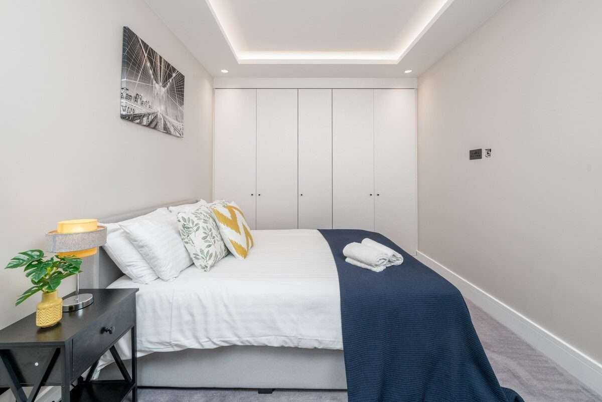 Beautiful London Cockfosters Aptmt Near Tube, WiFi in EN4 0DL - Property image 5 - VivreStays