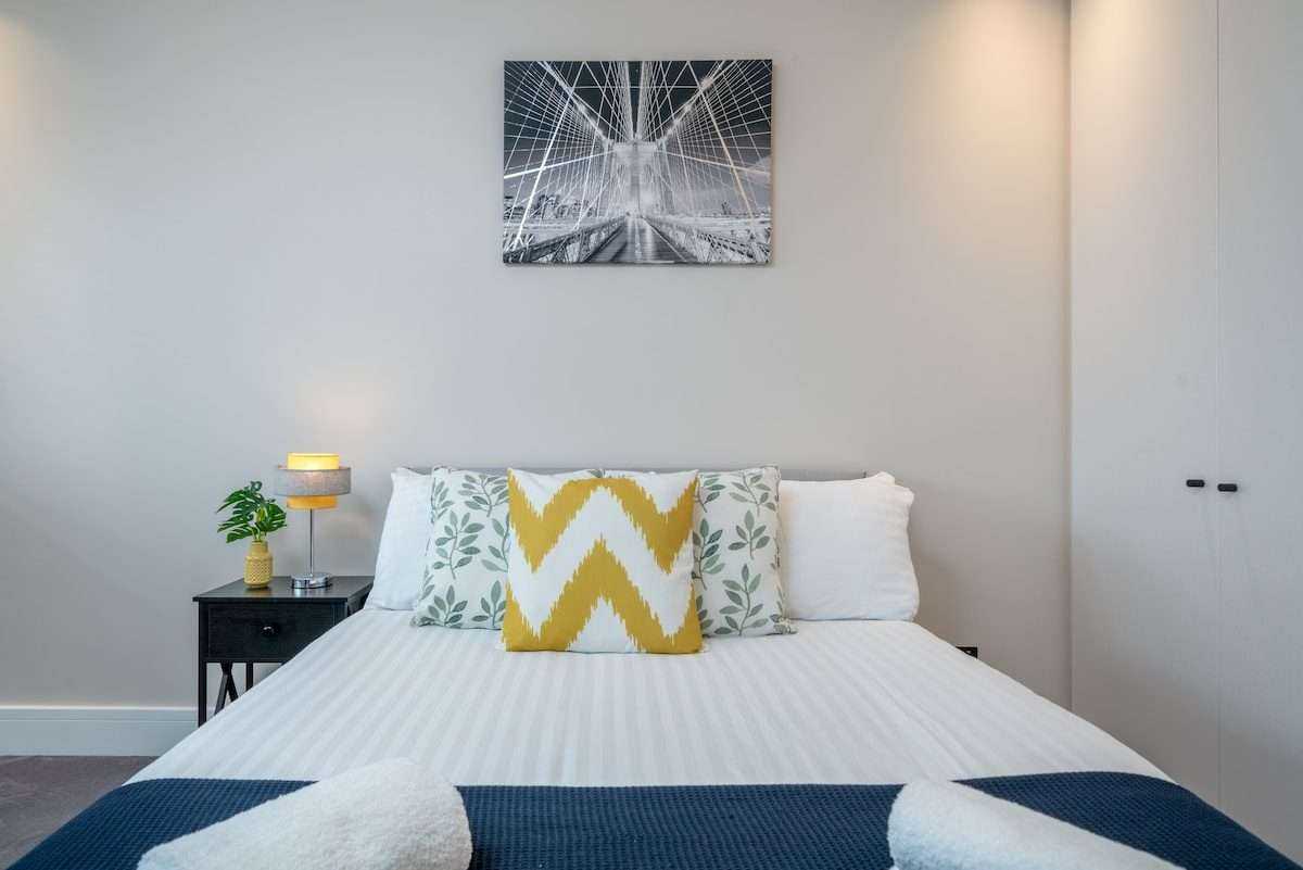 Beautiful London Cockfosters Aptmt Near Tube, WiFi in EN4 0DL - Property image 19 - VivreStays