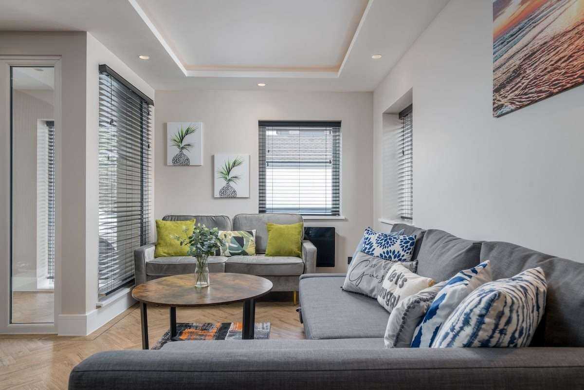 Beautiful London Cockfosters Aptmt Near Tube, WiFi in EN4 0DL - Property image 21 - VivreStays