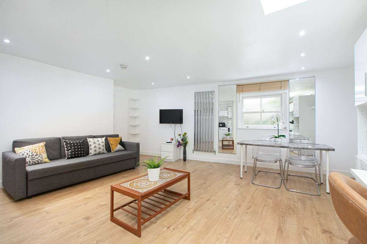 View 1 Bed Kings Cross & St Pancras in 129 King's Cross Road, WC1X 9BJ 1 Bed Kings Cross & St Pancras in 129 King's Cross Road, WC1X 9BJ - Property image 5 - VivreStays