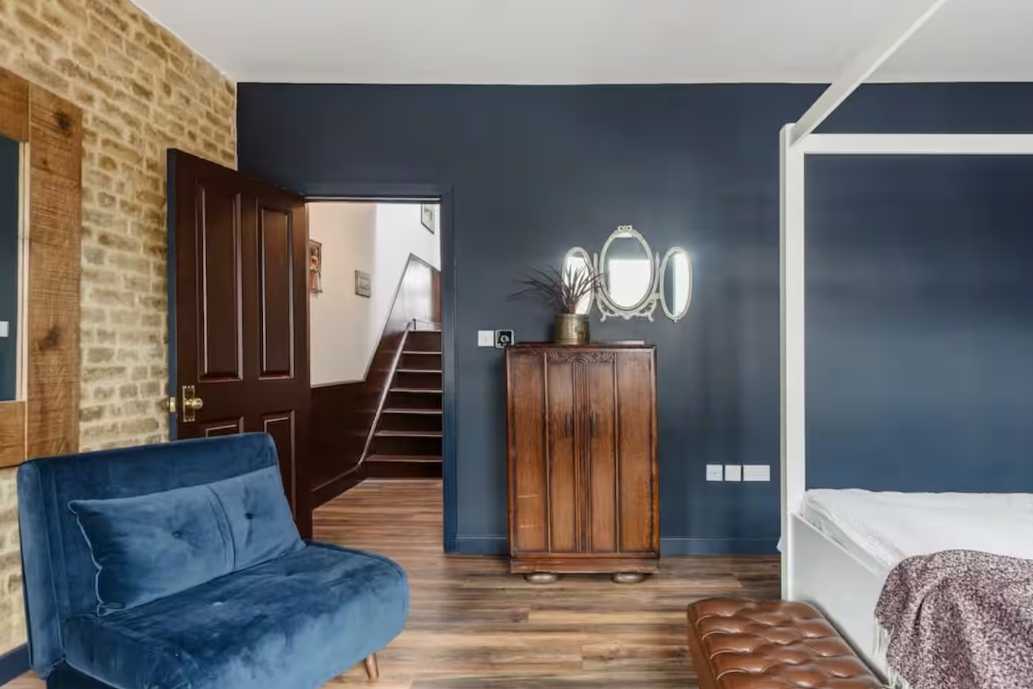 7 bed, 3 bath home | Parking | 2 minutes from Turnpike Lane | Garden + Roof Terrace | Courcy Road N8 in 17 Courcy Road, Haringey, London, N8 0QH, United Kingdom - Property image 11 - VivreStays