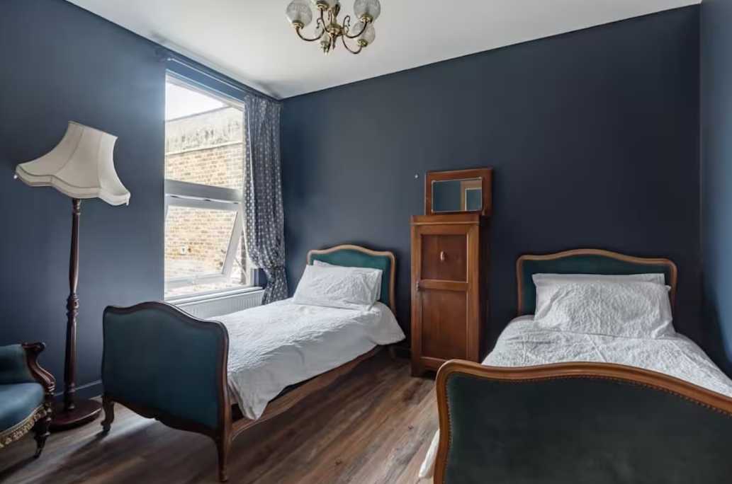 7 bed, 3 bath home | Parking | 2 minutes from Turnpike Lane | Garden + Roof Terrace | Courcy Road N8 in 17 Courcy Road, Haringey, London, N8 0QH, United Kingdom - Property image 12 - VivreStays