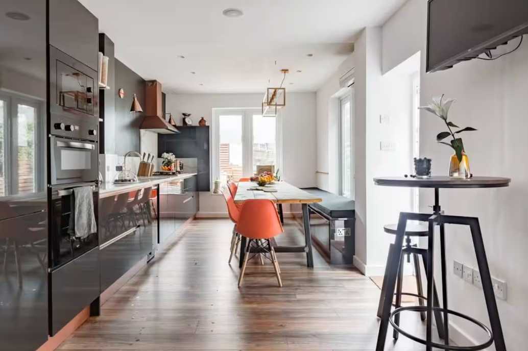 7 bed, 3 bath home | Parking | 2 minutes from Turnpike Lane | Garden + Roof Terrace | Courcy Road N8 in 17 Courcy Road, Haringey, London, N8 0QH, United Kingdom - Property image 7 - VivreStays