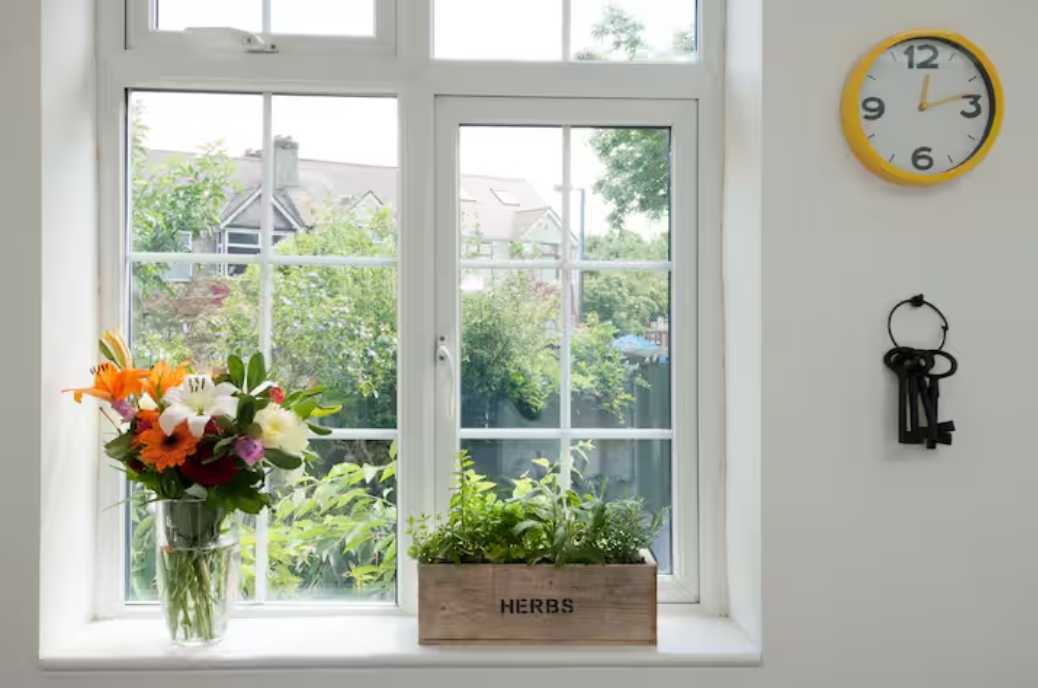 6 bed, 3 bath | Parking | Garden | Air conditioning | Downhills Way N17 in 62 Downhills Way, N17 6BB - Property image 8 - VivreStays