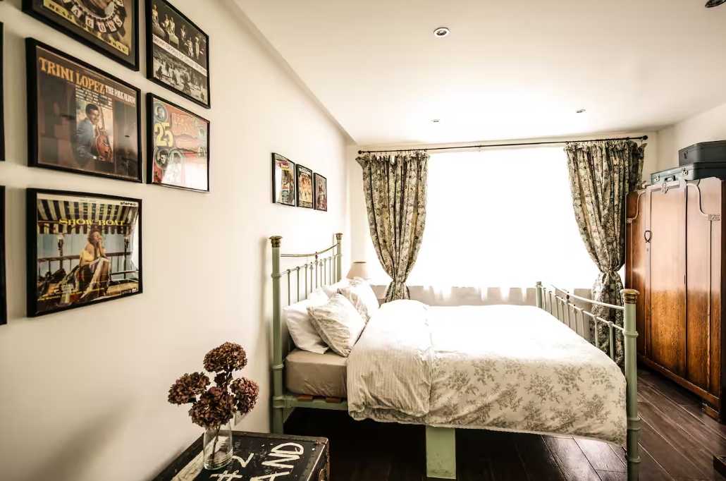 6 bed, 3 bath | Parking | Garden | Air conditioning | Downhills Way N17 in 62 Downhills Way, N17 6BB - Property image 16 - VivreStays