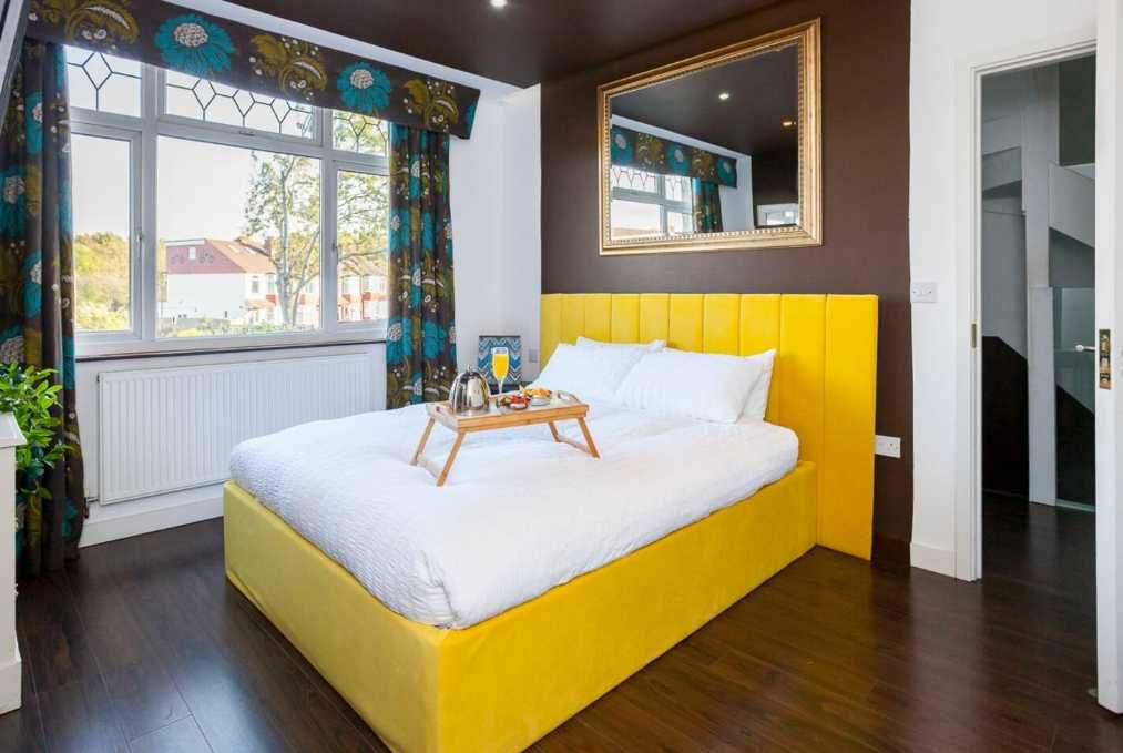 6 bed, 3 bath | Parking | Garden | Air conditioning | Downhills Way N17 in 62 Downhills Way, N17 6BB - Property image 31 - VivreStays