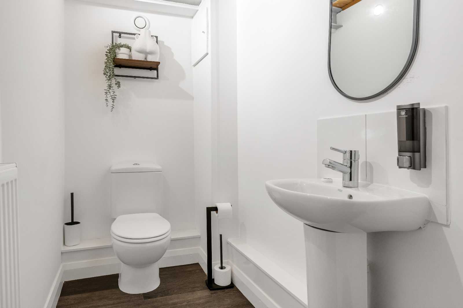 View Crusader House in 57 Thurland Street, NG1 3DJ Crusader House in 57 Thurland Street, NG1 3DJ - Property image 22 - VivreStays