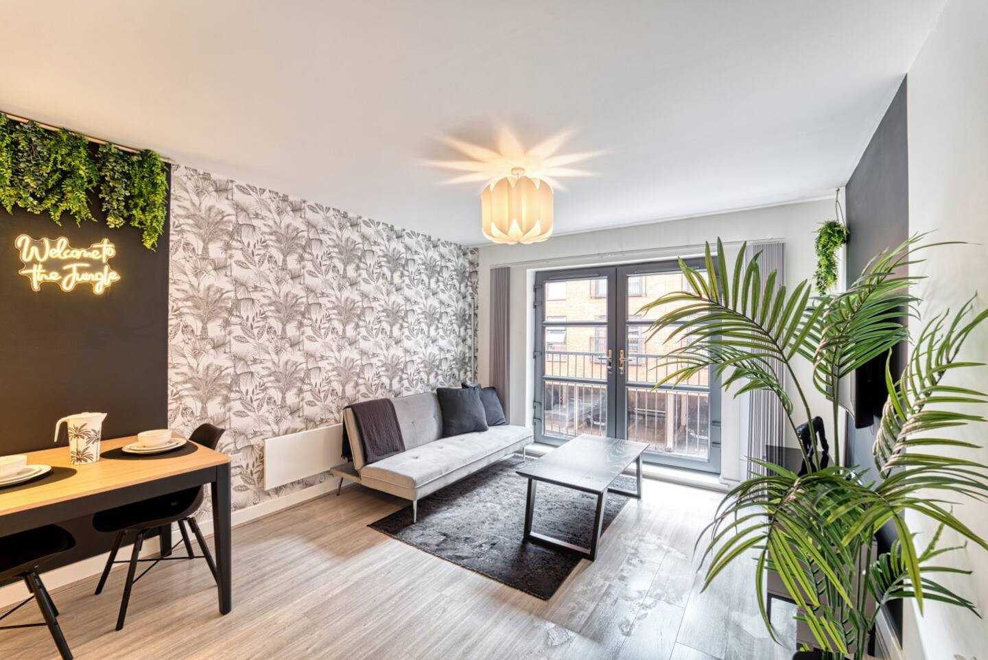 Jewellery Courts Flat 28 in 62 Northwood Street, B3 1TT - Property image 2 - VivreStays