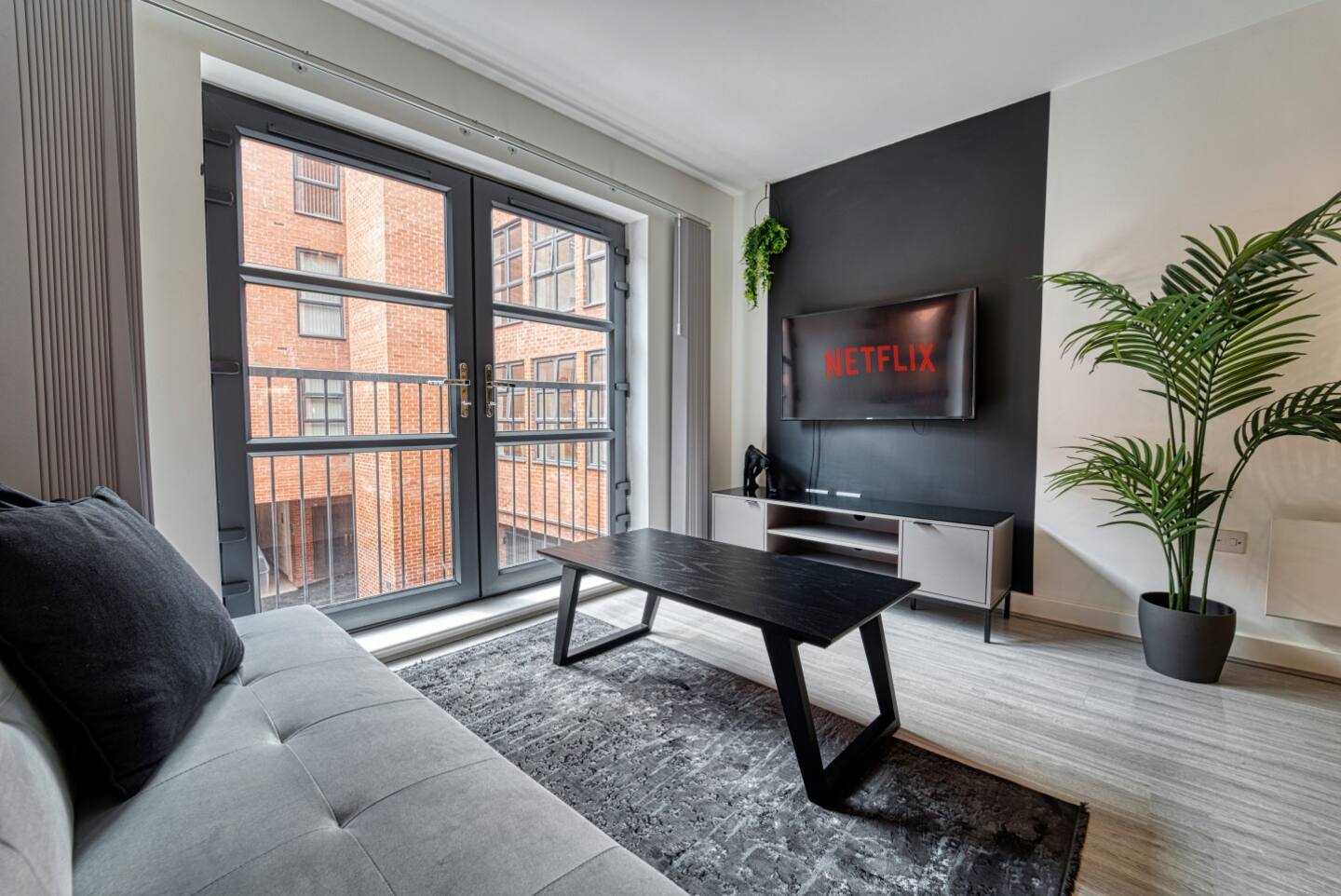 Jewellery Courts Flat 28 in 62 Northwood Street, B3 1TT - Property image 5 - VivreStays