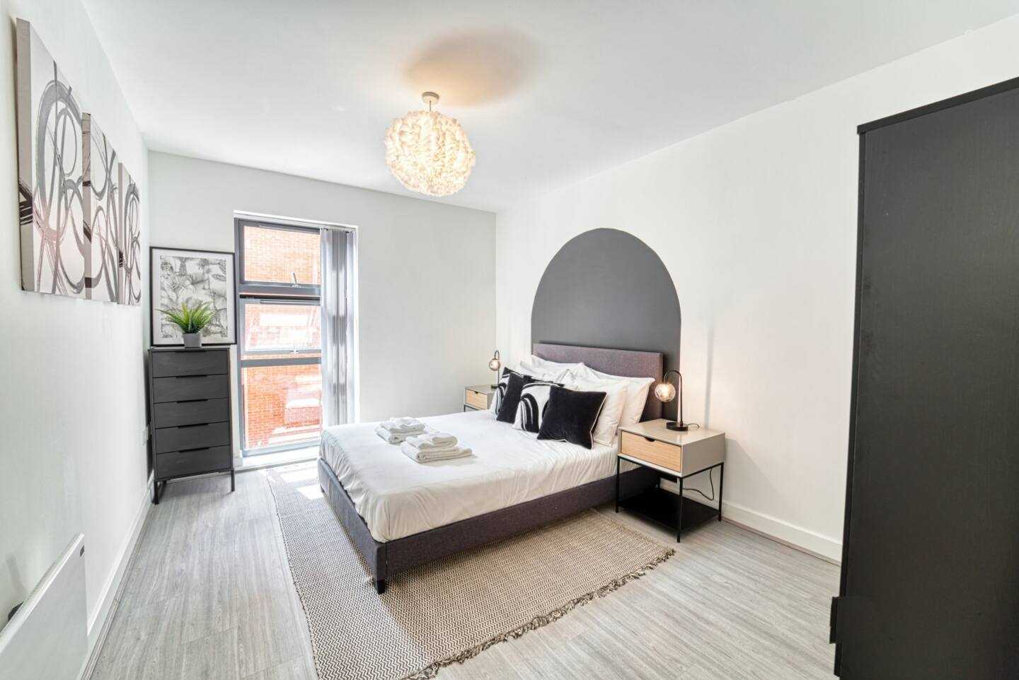 Jewellery Courts Flat 28 in 62 Northwood Street, B3 1TT - Property image 10 - VivreStays