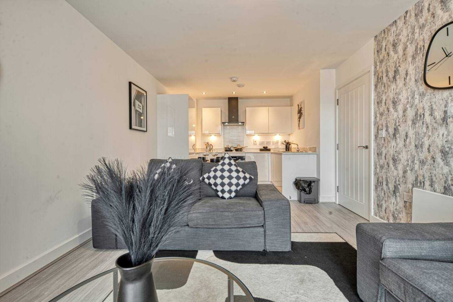 Jewellery Courts Flat 44 in 62 Northwood Street, B3 1TT - Property image 7 - VivreStays