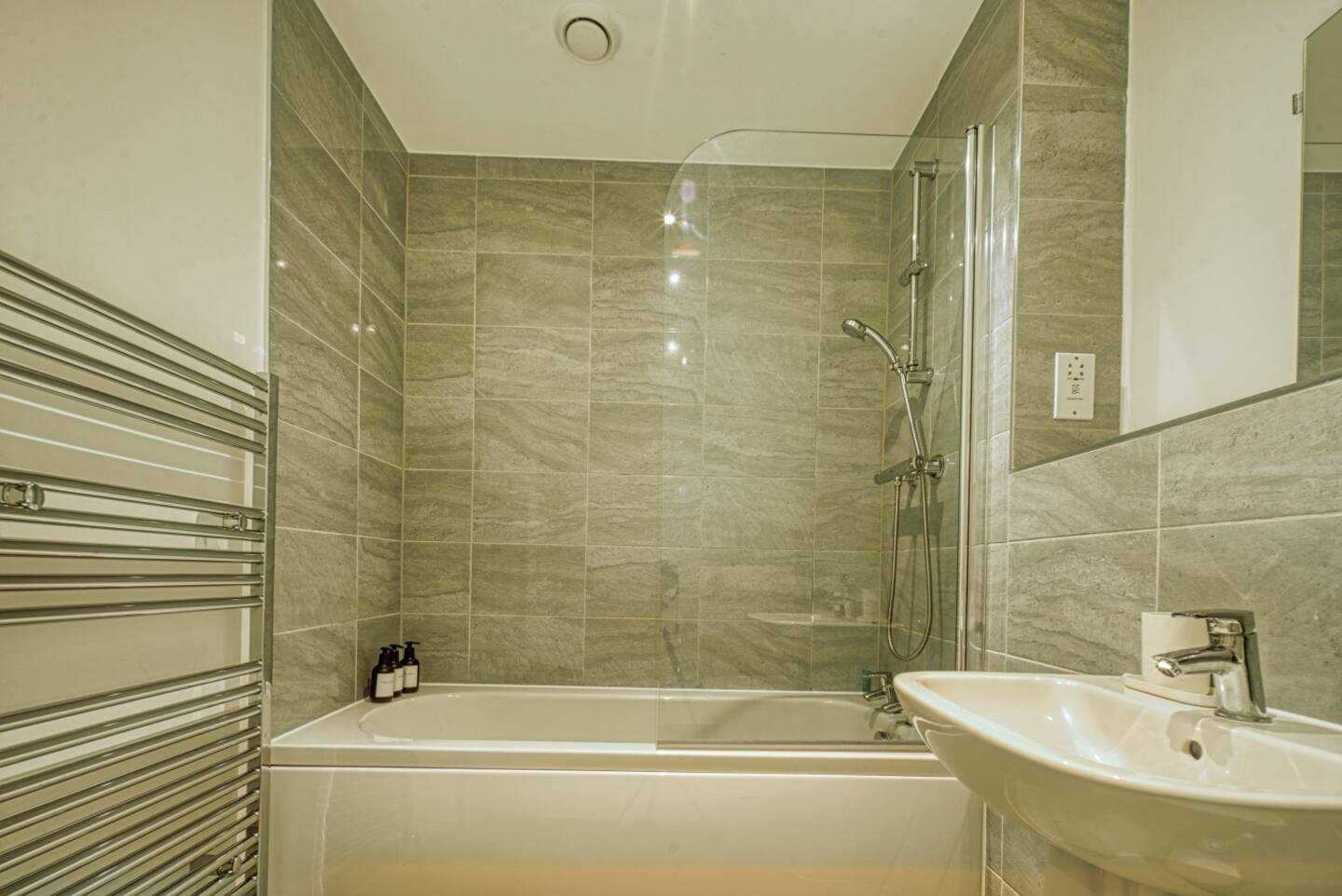 Jewellery Courts Flat 44 in 62 Northwood Street, B3 1TT - Property image 14 - VivreStays