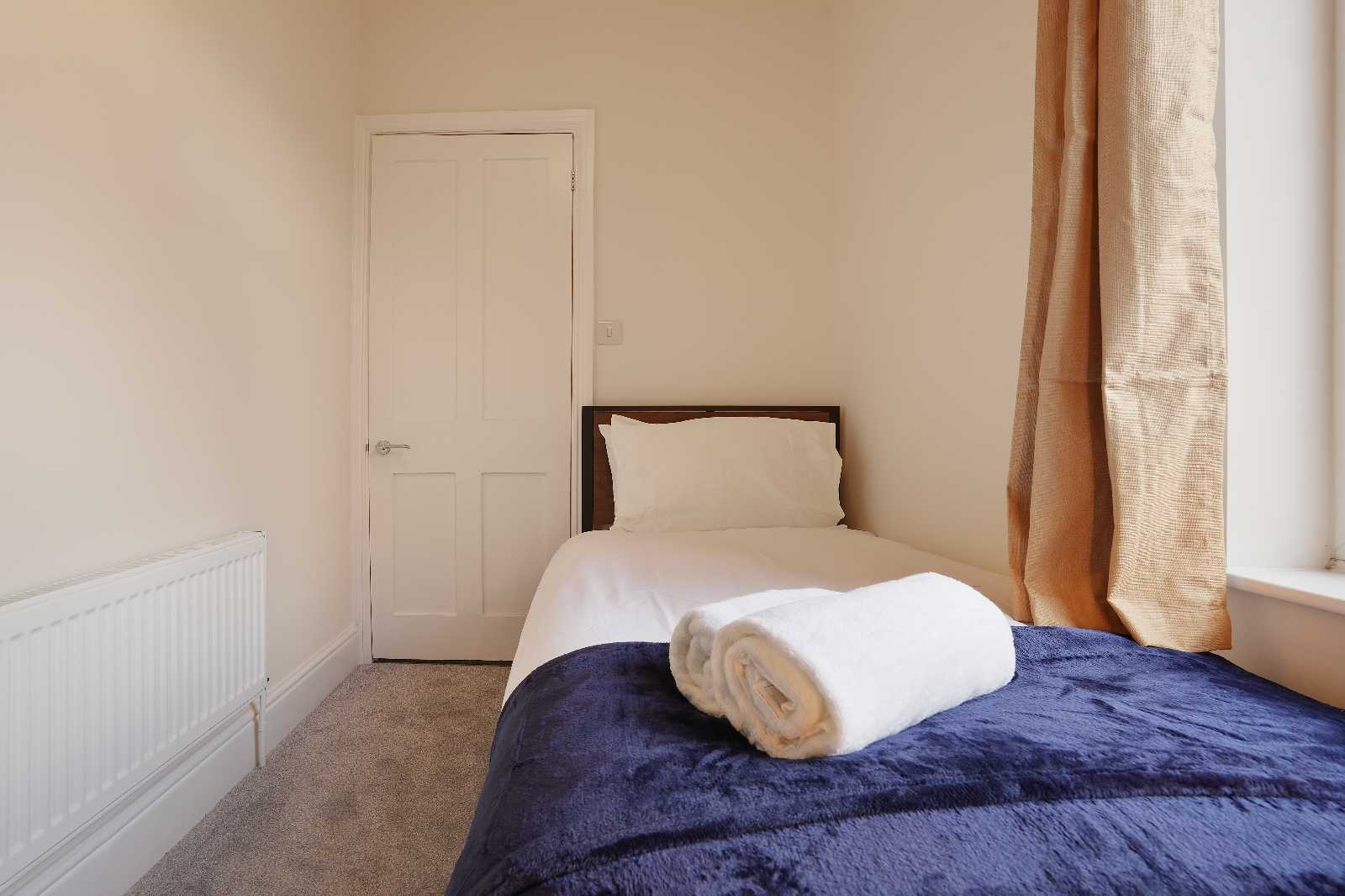 Lawrence Street in 48 Lawrence Street, NG10 1JY - Property image 8 - VivreStays