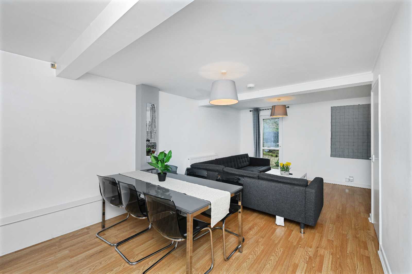 Montpellier Road 125 in 125 Montpelier Road, NG7 2JY - Property image 2 - VivreStays