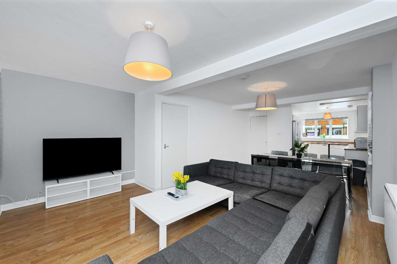 View Montpellier Road 125 Montpellier Road 125 serviced apartment - Nottingham - VivreStays