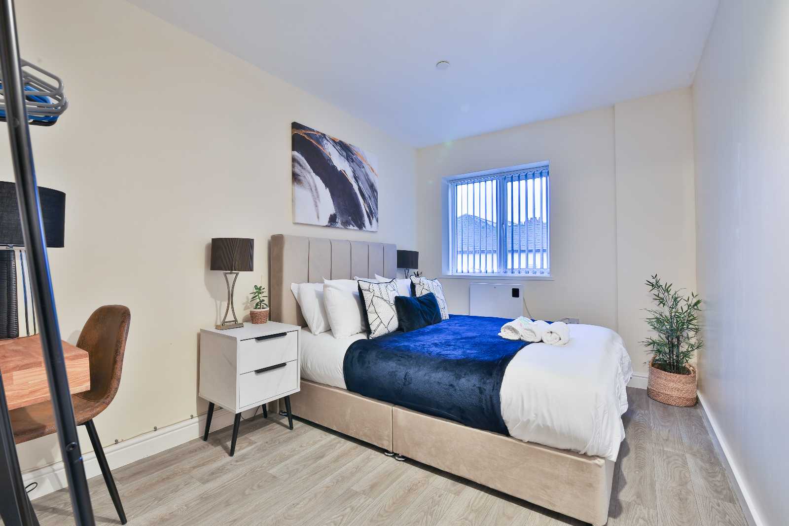 View Clifton Apartment in 21-22 Clifton Street, CF24 1LQ Clifton Apartment in 21-22 Clifton Street, CF24 1LQ - Property image 7 - VivreStays