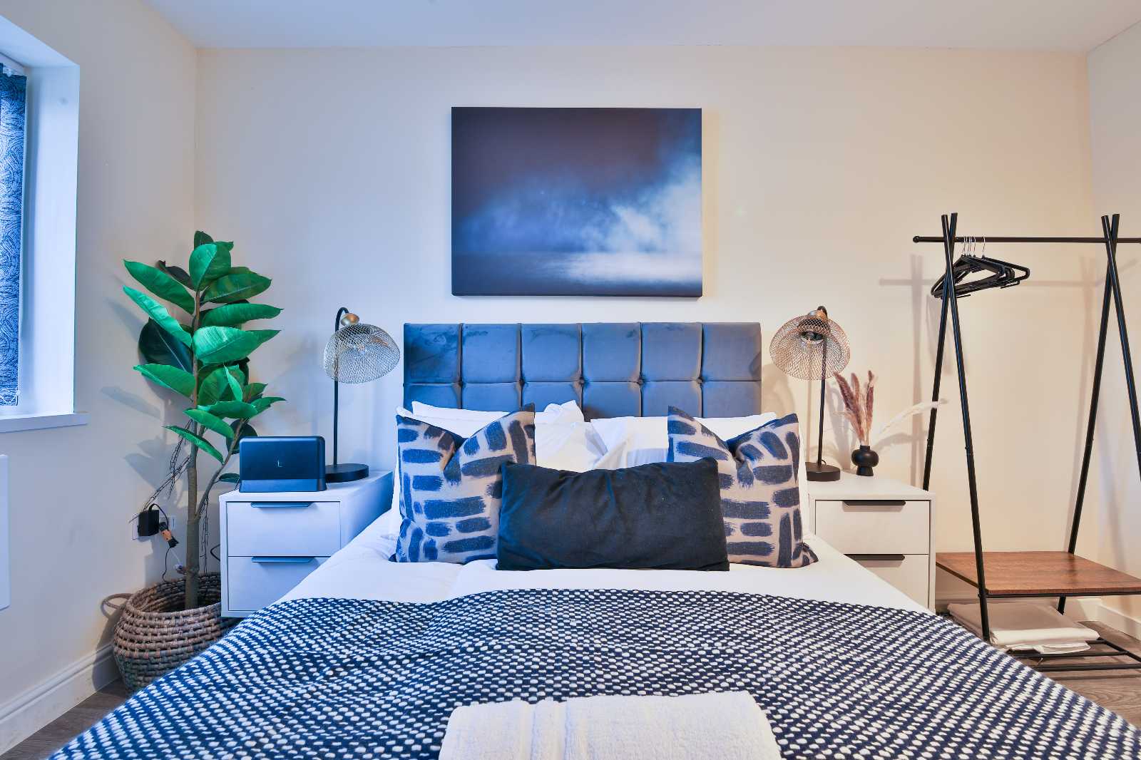 View Clifton Apartment in 21-22 Clifton Street, CF24 1LQ Clifton Apartment in 21-22 Clifton Street, CF24 1LQ - Property image 11 - VivreStays