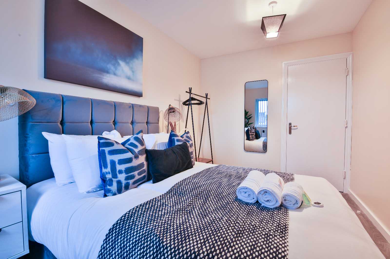 View Clifton Apartment in 21-22 Clifton Street, CF24 1LQ Clifton Apartment in 21-22 Clifton Street, CF24 1LQ - Property image 12 - VivreStays
