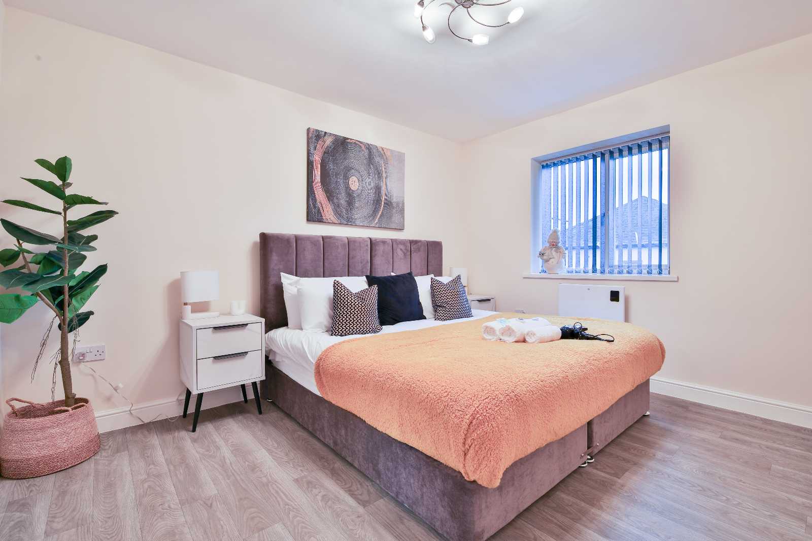 View Clifton Apartment in 21-22 Clifton Street, CF24 1LQ Clifton Apartment in 21-22 Clifton Street, CF24 1LQ - Property image 13 - VivreStays