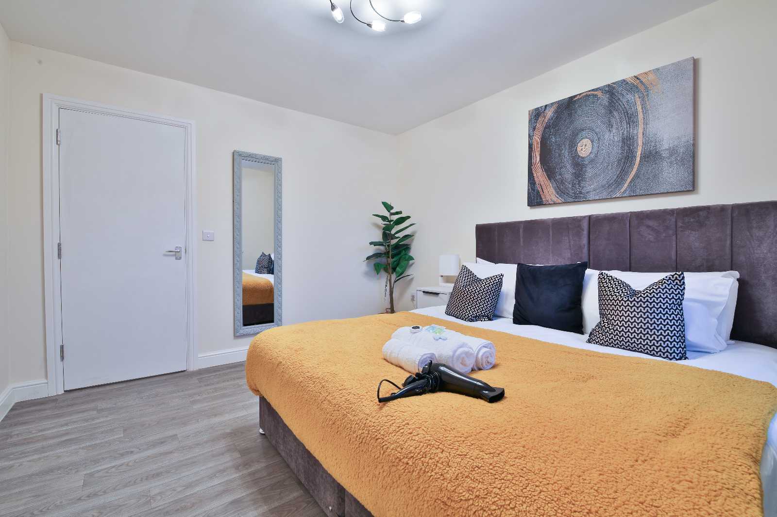 View Clifton Apartment in 21-22 Clifton Street, CF24 1LQ Clifton Apartment in 21-22 Clifton Street, CF24 1LQ - Property image 14 - VivreStays