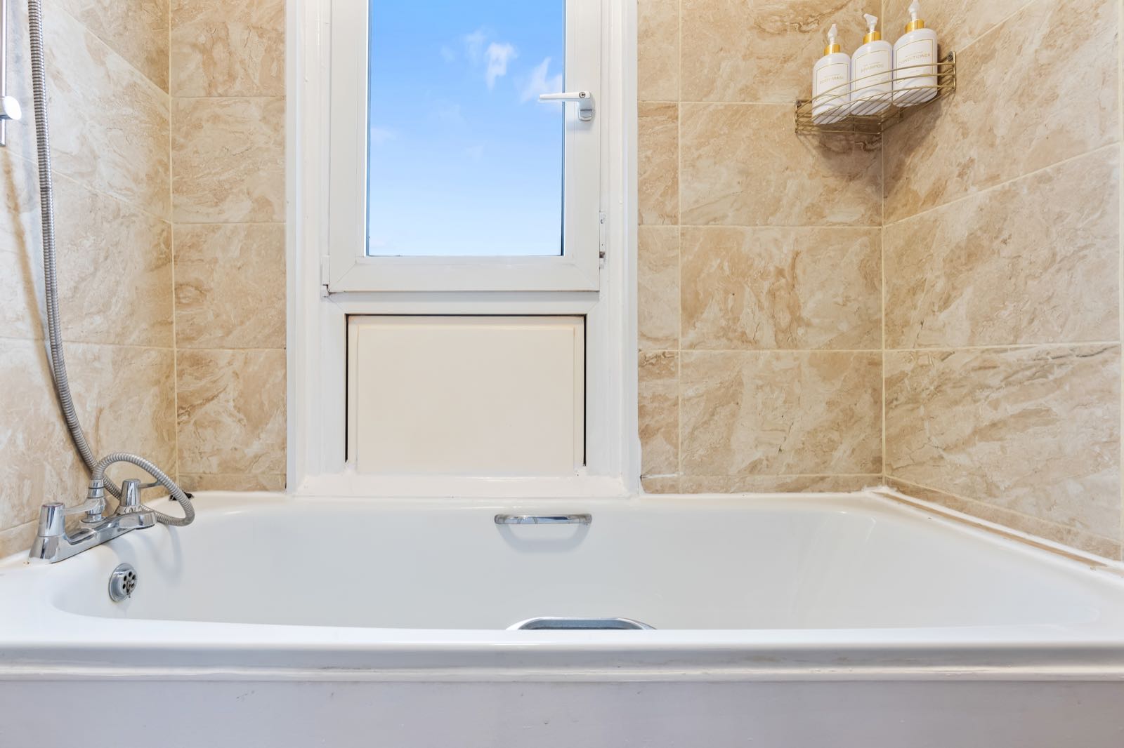 Cosy 1-Bed Apartment In The Heart Of Stockwell in SW9 0UG, London, Greater London, England, United Kingdom - Property image 68 - VivreStays