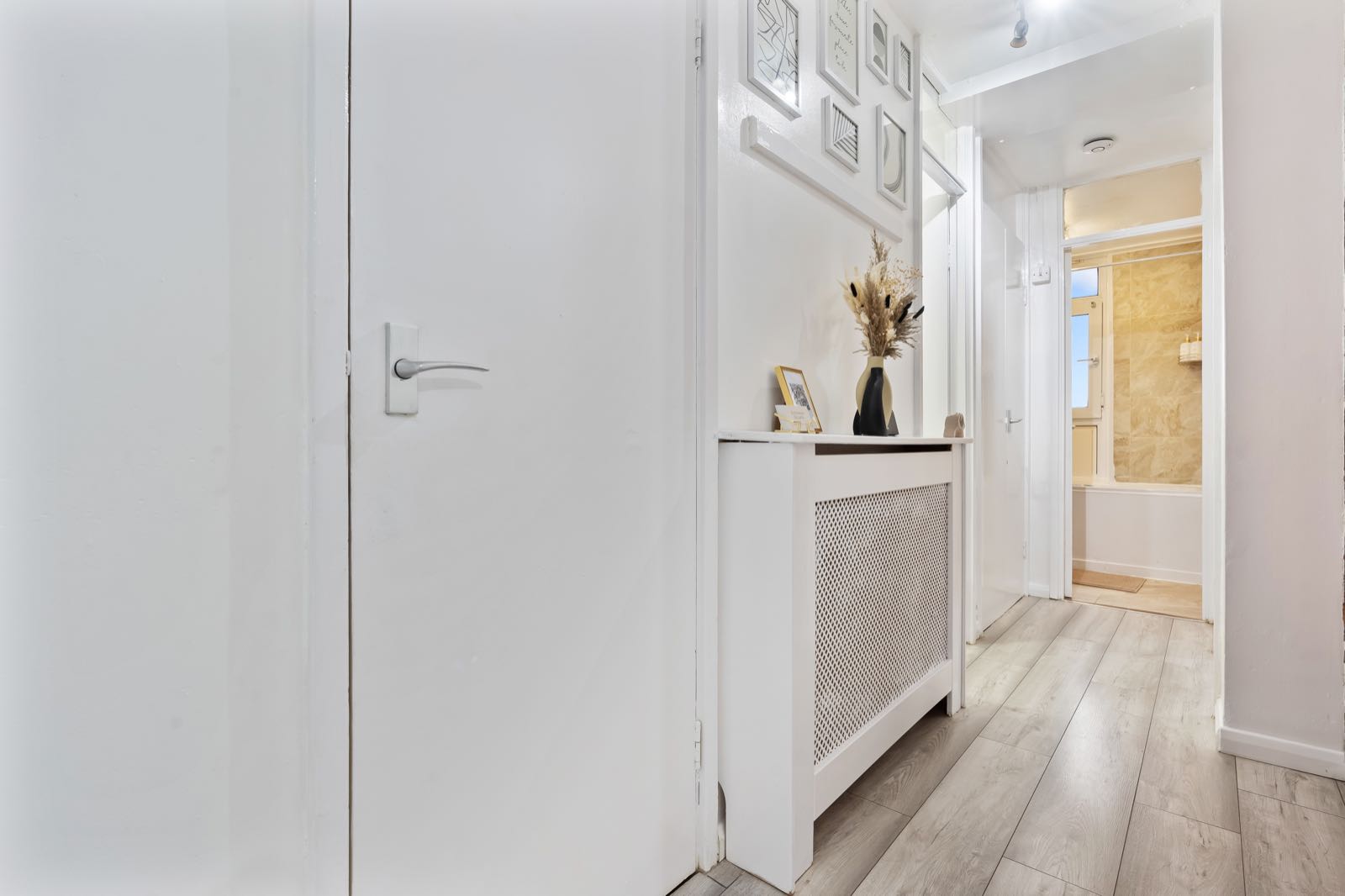 Cosy 1-Bed Apartment In The Heart Of Stockwell in SW9 0UG, London, Greater London, England, United Kingdom - Property image 33 - VivreStays