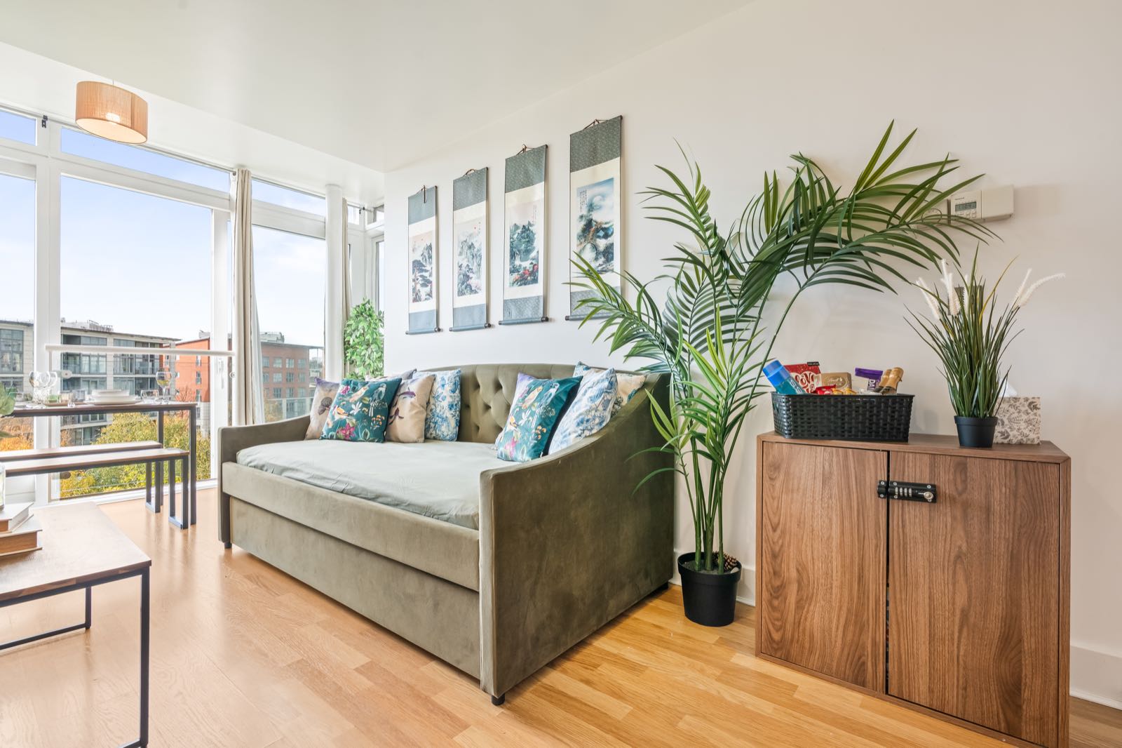Cosy 1-Bedroom Apartment In Birmingham City Centre in B15 2EE, Birmingham, West Midlands, England, United Kingdom - Property image 93 - VivreStays