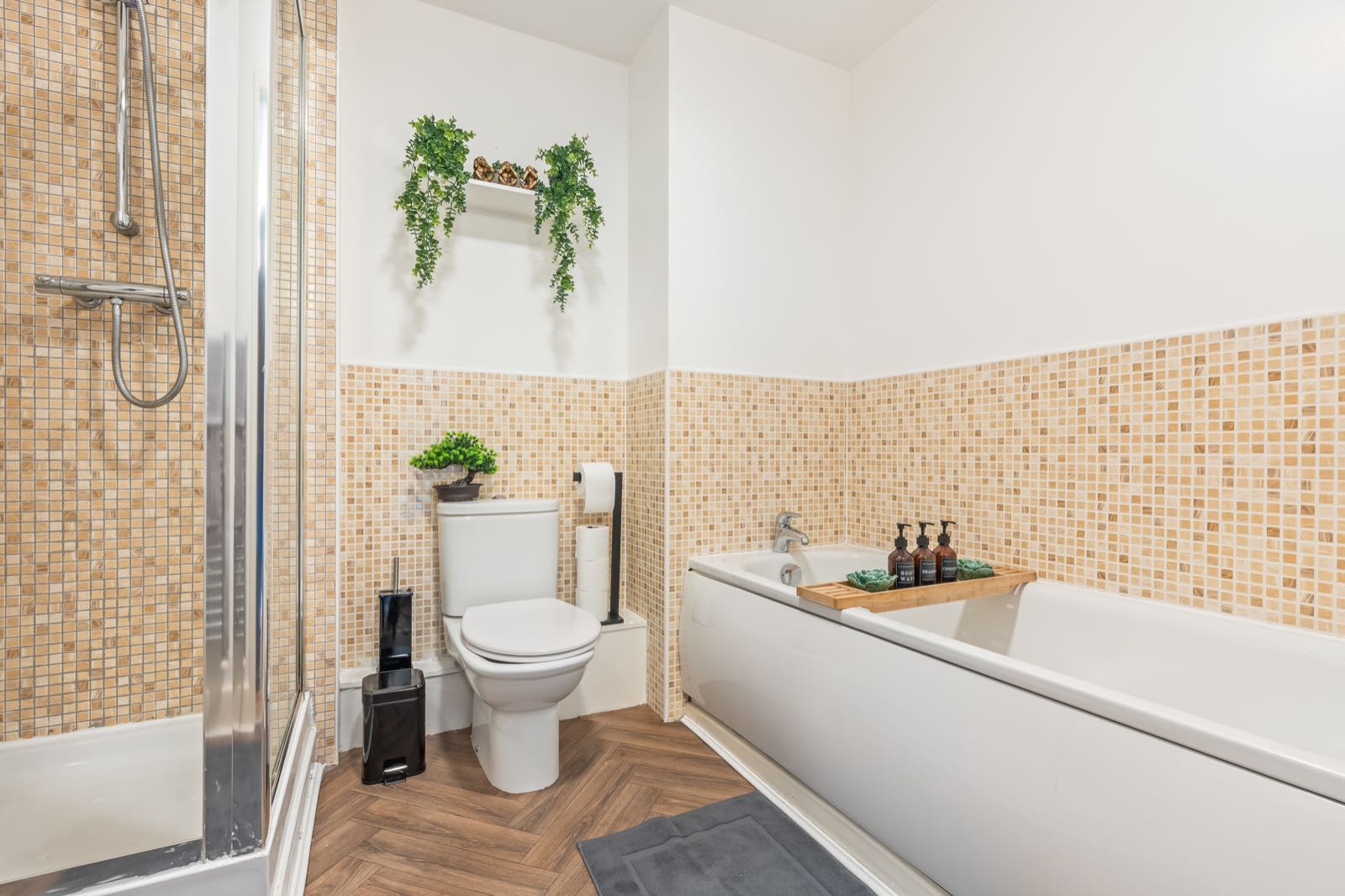 Cosy 1-Bedroom Apartment In Birmingham City Centre in B15 2EE, Birmingham, West Midlands, England, United Kingdom - Property image 60 - VivreStays