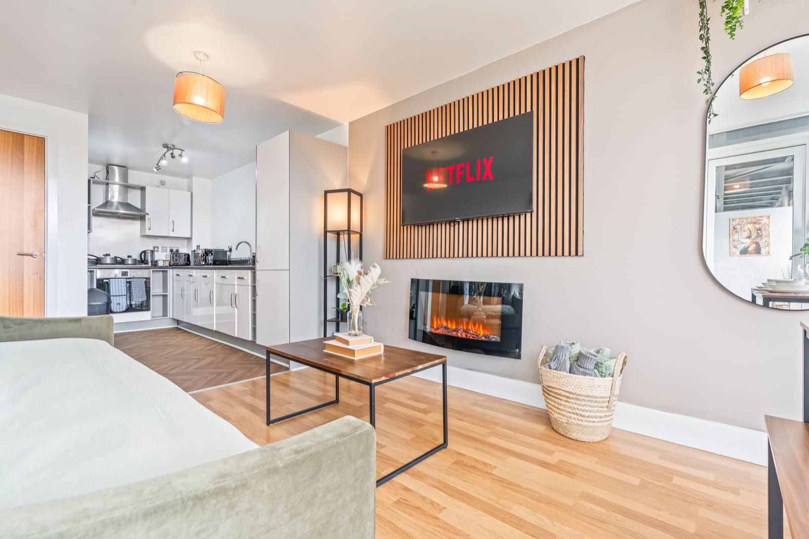 Cosy 1-Bedroom Apartment In Birmingham City Centre in B15 2EE, Birmingham, West Midlands, England, United Kingdom - Property image 70 - VivreStays