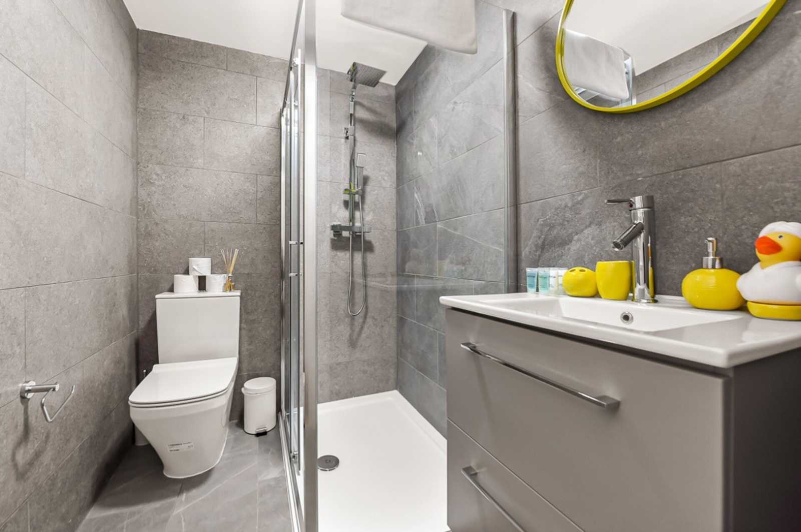 2 bed, 1 bath | Ground Floor Apartment | Agincourt Road NW3 in 35 Agincourt Road, NW3 2PA - Property image 17 - VivreStays