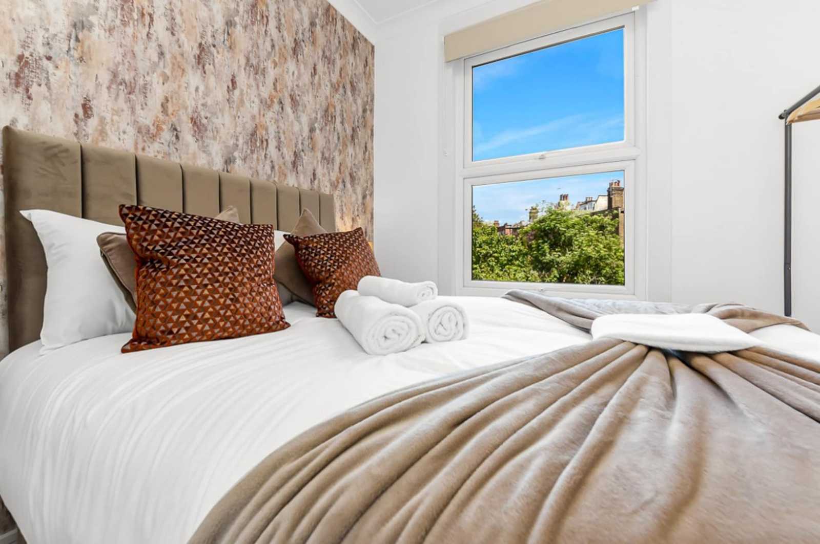 2 bed, 1 bath | Ground Floor Apartment | Agincourt Road NW3 in 35 Agincourt Road, NW3 2PA - Property image 16 - VivreStays