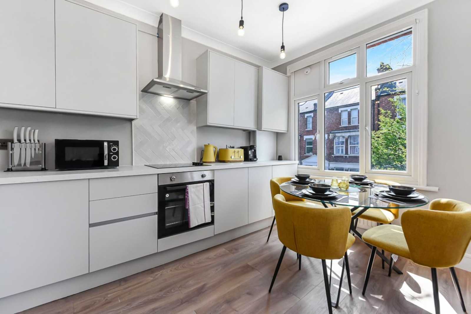 2 bed, 1 bath | Ground Floor Apartment | Agincourt Road NW3 in 35 Agincourt Road, NW3 2PA - Property image 9 - VivreStays