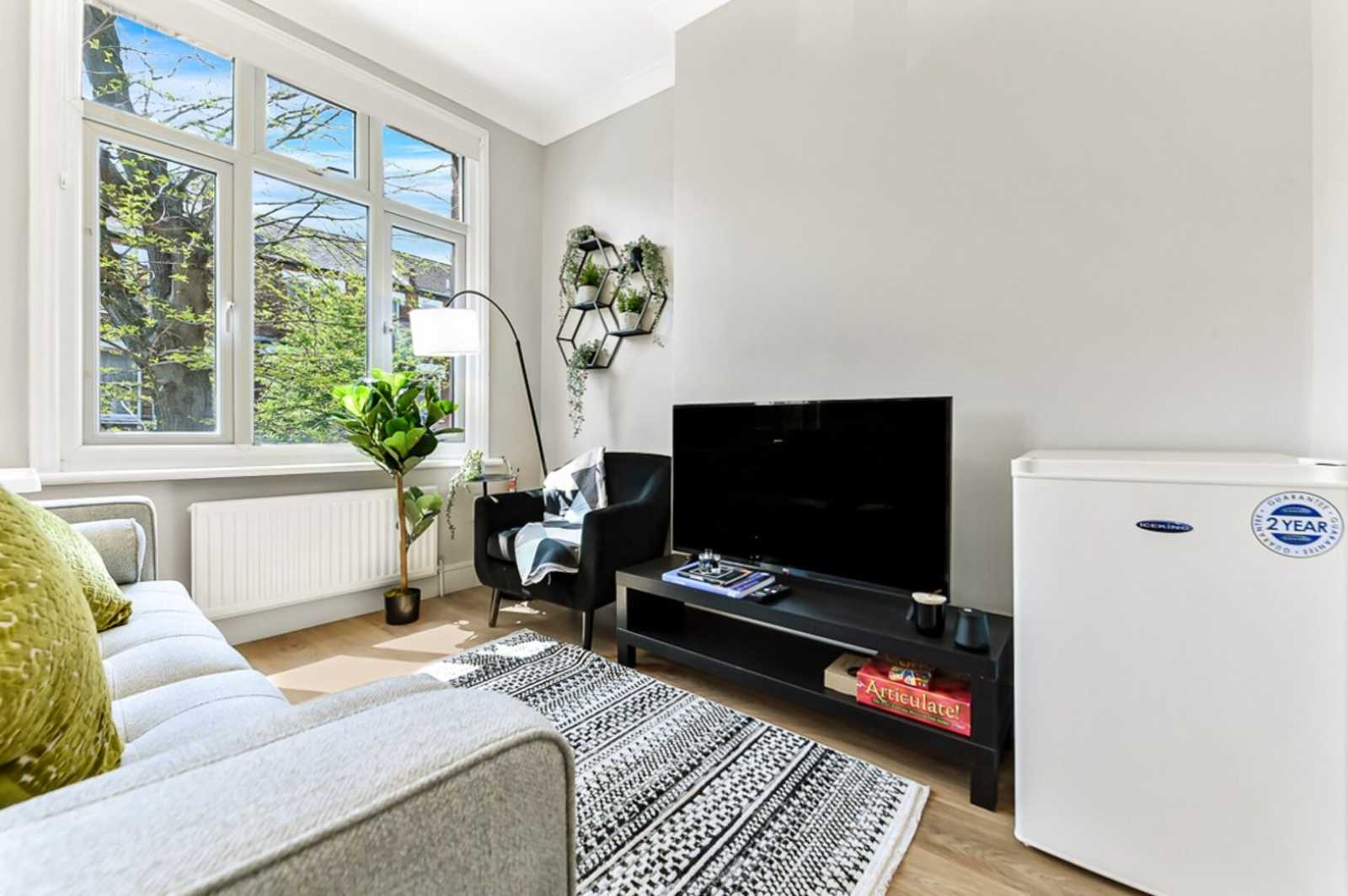 2 bed, 1 bath | Ground Floor Apartment | Agincourt Road NW3 in 35 Agincourt Road, NW3 2PA - Property image 8 - VivreStays