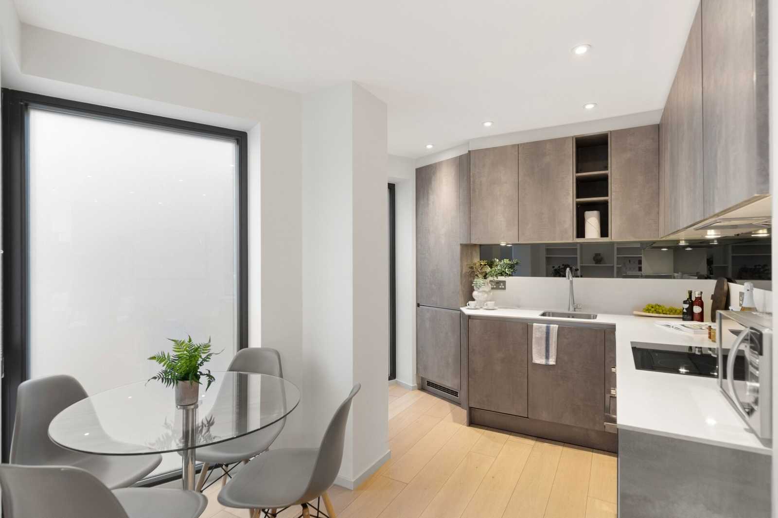 View 2 bed, 2 bath | Lift Access Apartment | Seven Sisters Road N7 in 103 Seven Sisters Road, N7 7QP 2 bed, 2 bath | Lift Access Apartment | Seven Sisters Road N7 in 103 Seven Sisters Road, N7 7QP - Property image 3 - VivreStays