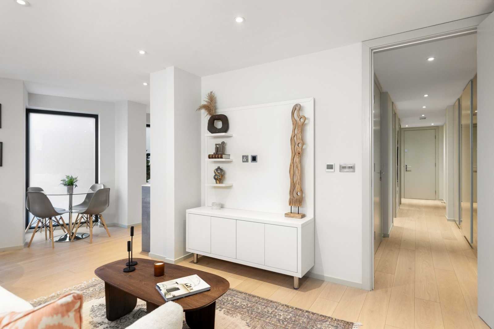 View 2 bed, 2 bath | Lift Access Apartment | Seven Sisters Road N7 in 103 Seven Sisters Road, N7 7QP 2 bed, 2 bath | Lift Access Apartment | Seven Sisters Road N7 in 103 Seven Sisters Road, N7 7QP - Property image 5 - VivreStays