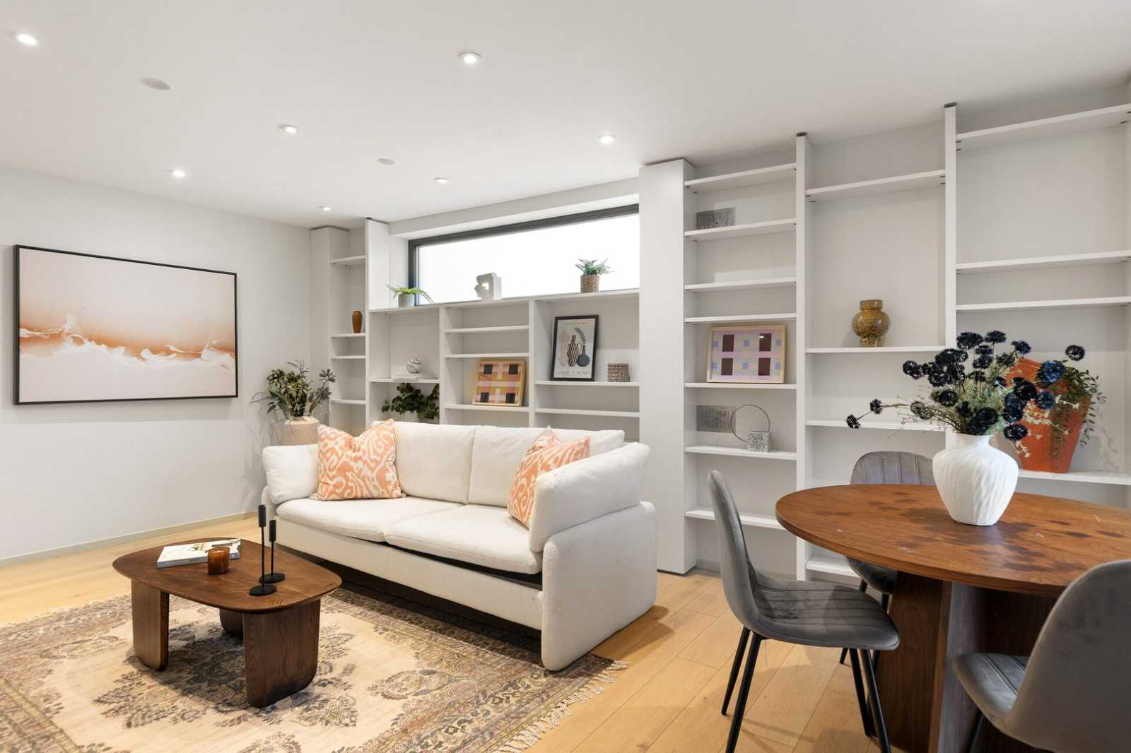 View 2 bed, 2 bath | Lift Access Apartment | Seven Sisters Road N7 in 103 Seven Sisters Road, N7 7QP 2 bed, 2 bath | Lift Access Apartment | Seven Sisters Road N7 in 103 Seven Sisters Road, N7 7QP - Property image 9 - VivreStays