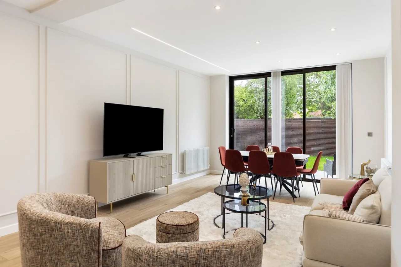 3 bed, 3 bath | Ground Floor Apartment | The Ridgeway NW11 serviced apartment - London - VivreStays