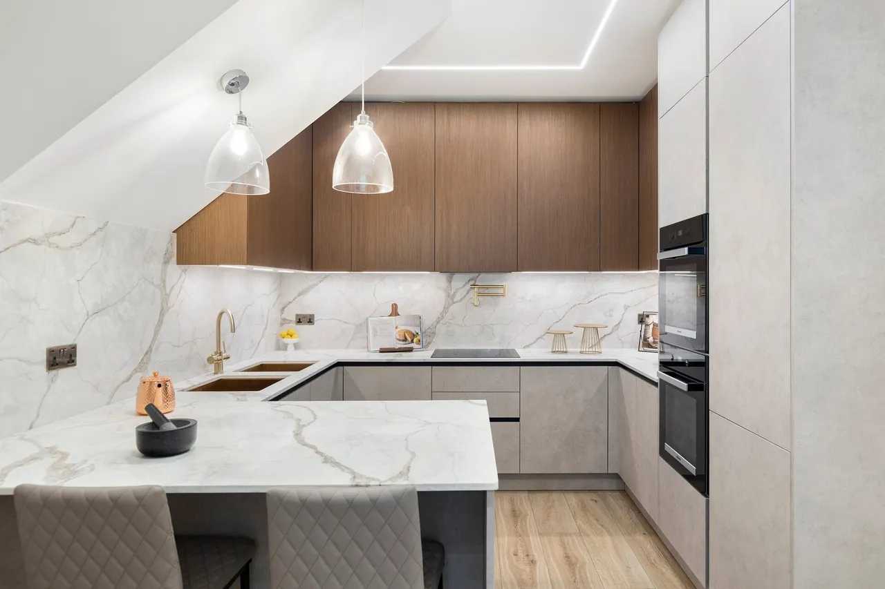 View 3 bed, 3 bath | Ground Floor Apartment | The Ridgeway NW11 in 47 The Ridgeway, London, NW11 8QP, United Kingdom 3 bed, 3 bath | Ground Floor Apartment | The Ridgeway NW11 in 47 The Ridgeway, London, NW11 8QP, United Kingdom - Property image 2 - VivreStays