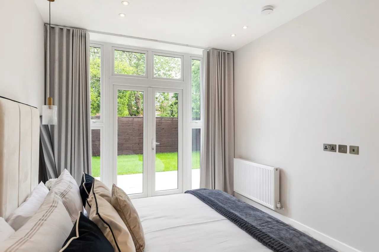 View 3 bed, 3 bath | Ground Floor Apartment | The Ridgeway NW11 in 47 The Ridgeway, London, NW11 8QP, United Kingdom 3 bed, 3 bath | Ground Floor Apartment | The Ridgeway NW11 in 47 The Ridgeway, London, NW11 8QP, United Kingdom - Property image 14 - VivreStays