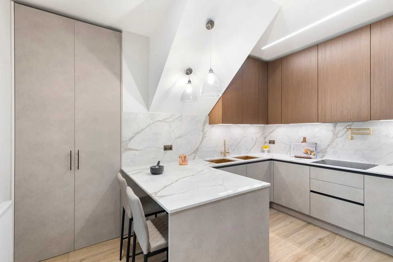 View 3 bed, 3 bath | Ground Floor Apartment | The Ridgeway NW11 in 47 The Ridgeway, London, NW11 8QP, United Kingdom 3 bed, 3 bath | Ground Floor Apartment | The Ridgeway NW11 in 47 The Ridgeway, London, NW11 8QP, United Kingdom - Property image 6 - VivreStays