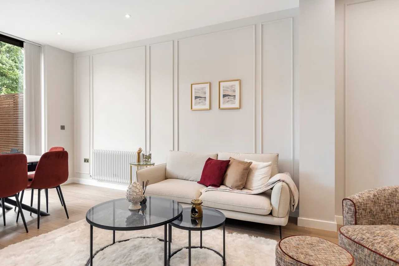 View 3 bed, 3 bath | Ground Floor Apartment | The Ridgeway NW11 in 47 The Ridgeway, London, NW11 8QP, United Kingdom 3 bed, 3 bath | Ground Floor Apartment | The Ridgeway NW11 in 47 The Ridgeway, London, NW11 8QP, United Kingdom - Property image 7 - VivreStays