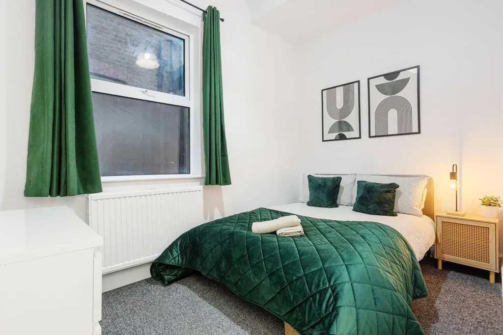 3 bed, 1 bath | Ground Floor | Free Parking | The Avenue N8 in 15 The Avenue, Haringey, London, N8 0JR, United Kingdom - Property image 4 - VivreStays