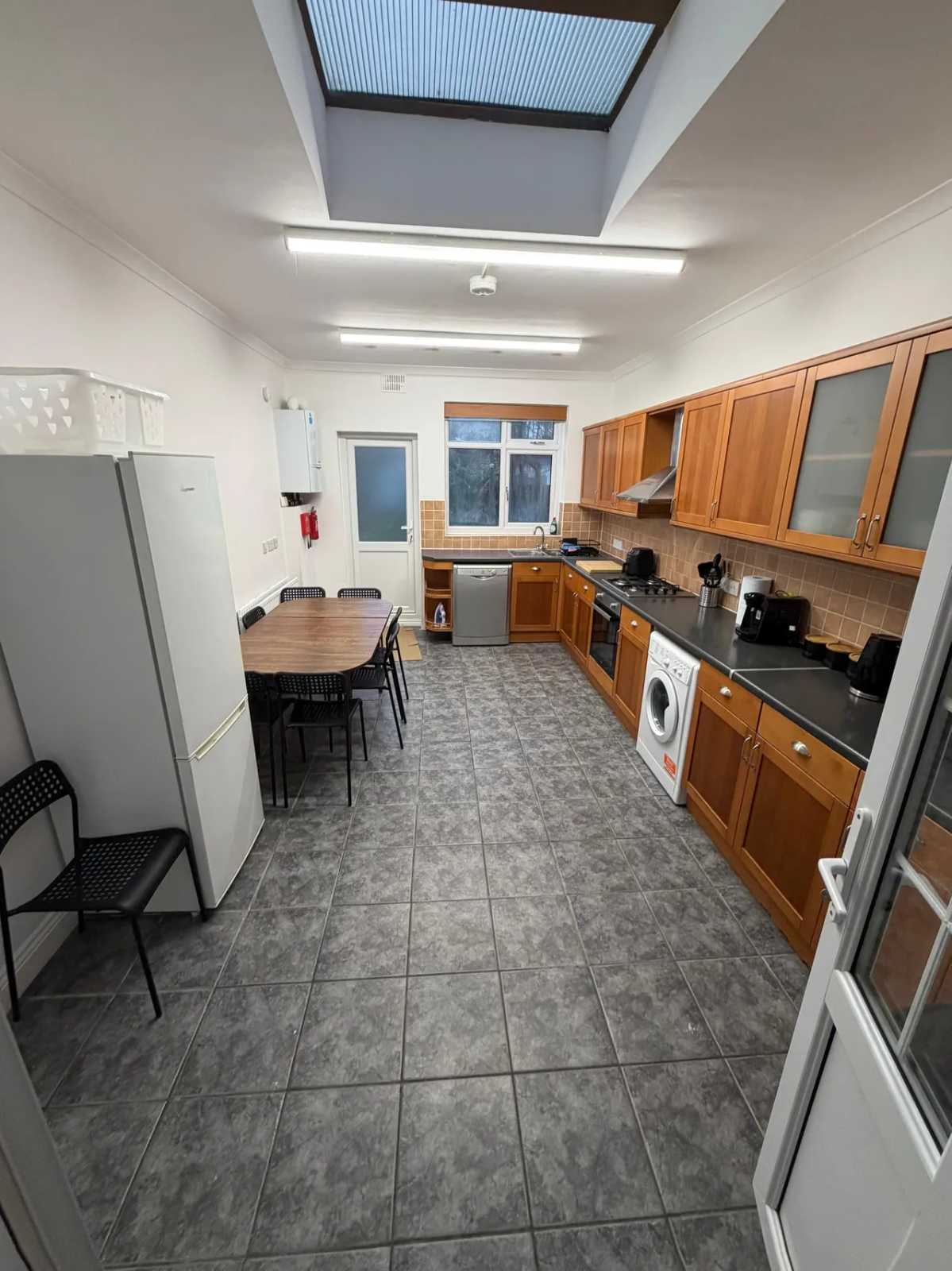 3 bed, 1 bath | Ground Floor | Free Parking | The Avenue N8 in 15 The Avenue, Haringey, London, N8 0JR, United Kingdom - Property image 5 - VivreStays