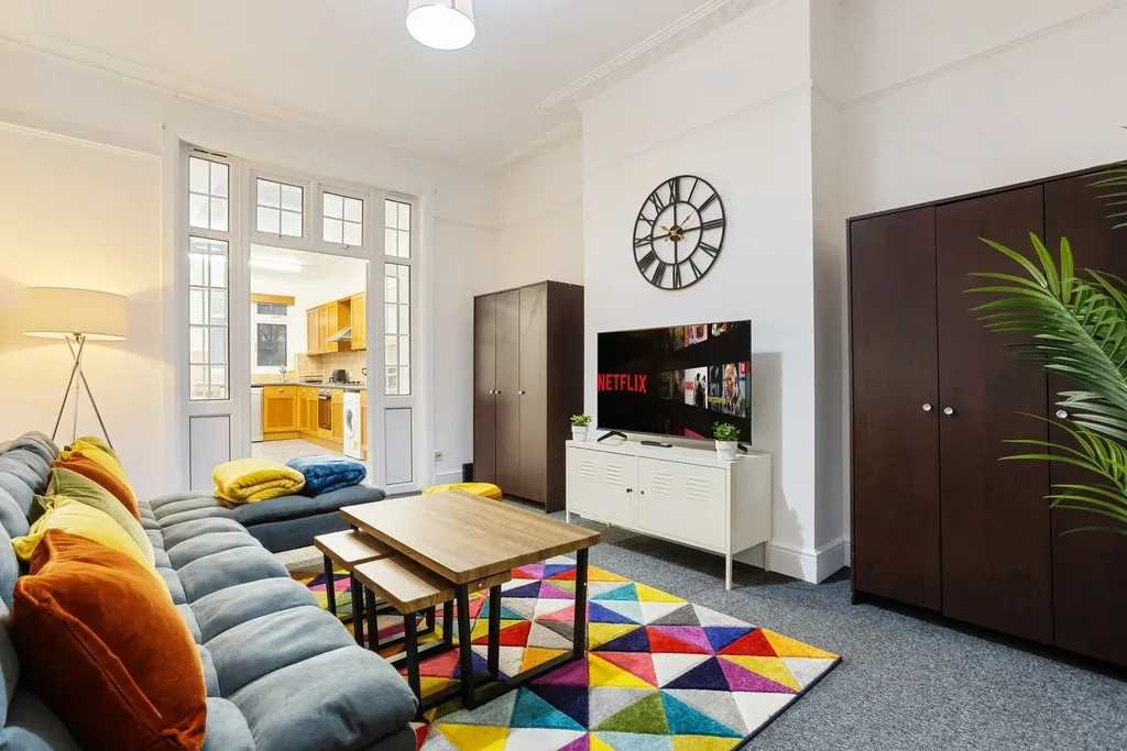 3 bed, 1 bath | Ground Floor | Free Parking | The Avenue N8 in 15 The Avenue, Haringey, London, N8 0JR, United Kingdom - Property image 7 - VivreStays