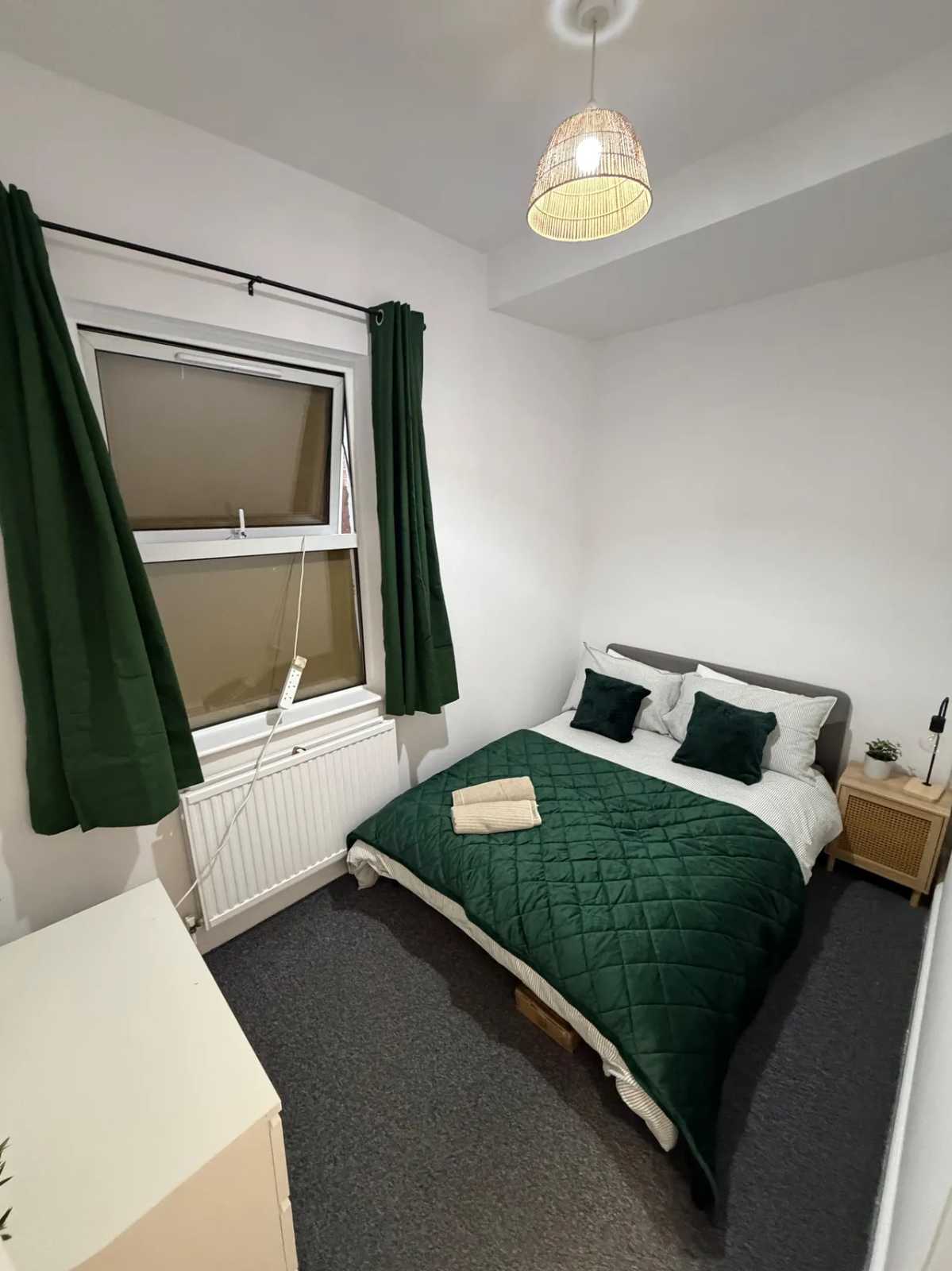 3 bed, 1 bath | Ground Floor | Free Parking | The Avenue N8 in 15 The Avenue, Haringey, London, N8 0JR, United Kingdom - Property image 11 - VivreStays