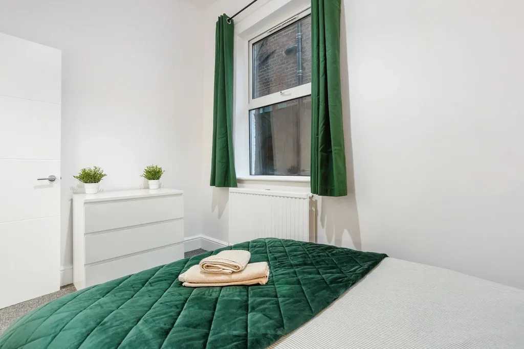 3 bed, 1 bath | Ground Floor | Free Parking | The Avenue N8 in 15 The Avenue, Haringey, London, N8 0JR, United Kingdom - Property image 13 - VivreStays