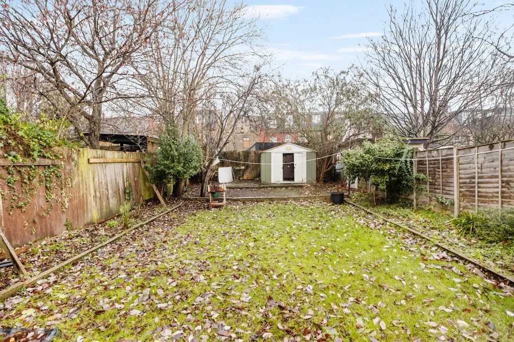 3 bed, 1 bath | Ground Floor | Free Parking | The Avenue N8 in 15 The Avenue, Haringey, London, N8 0JR, United Kingdom - Property image 16 - VivreStays